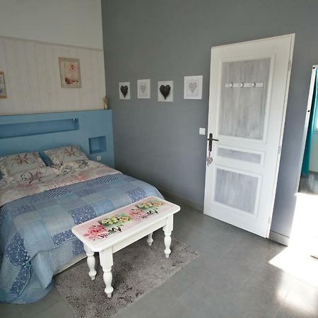 La Bastide Des Sources Bed & Breakfast Ле Кастеле Екстериор снимка