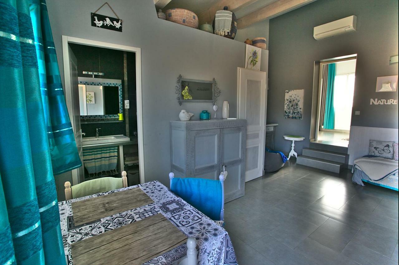 La Bastide Des Sources Bed & Breakfast Ле Кастеле Екстериор снимка
